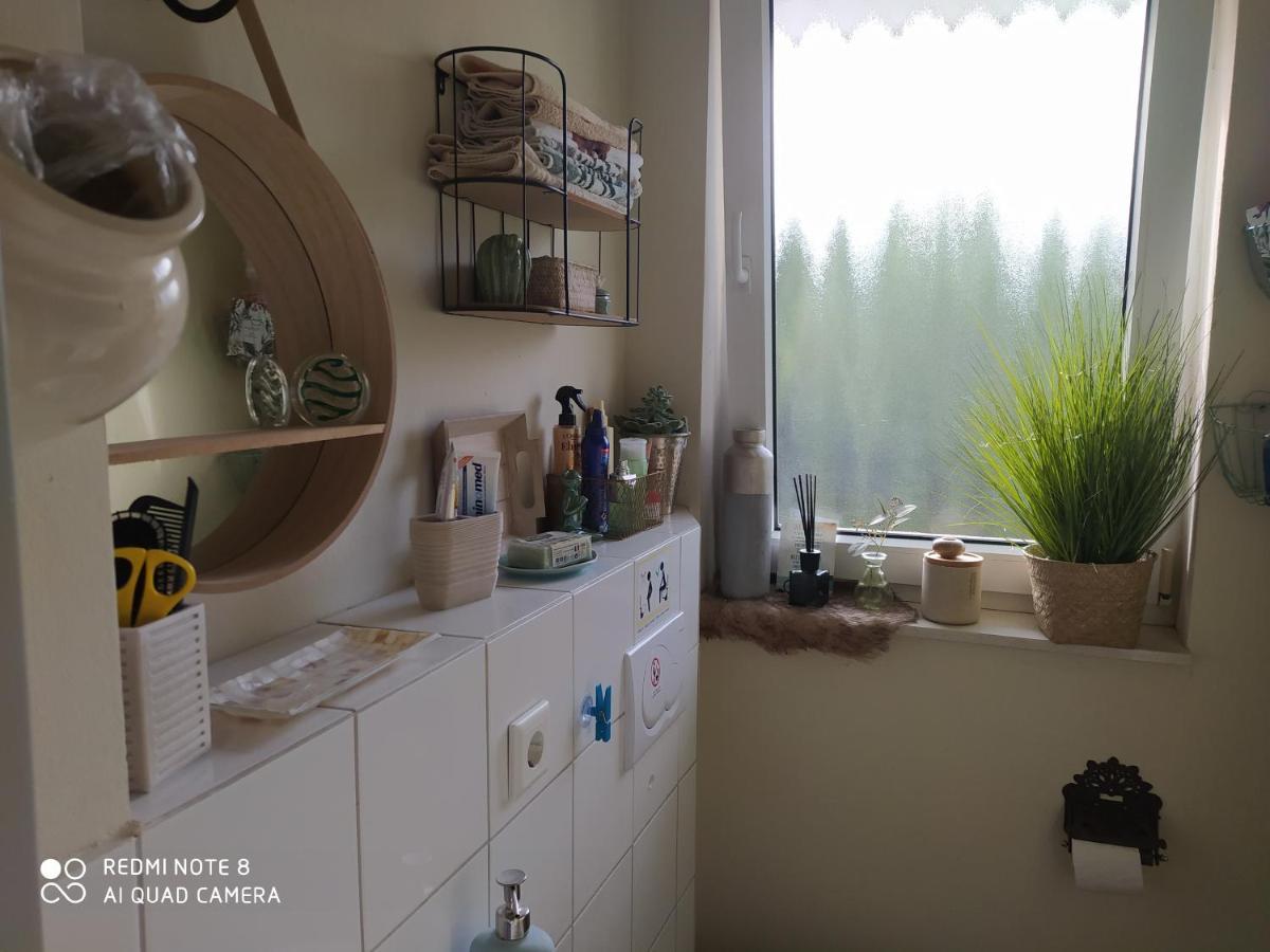 Romantischer Traum, Zimmer Mit Tv Inkl Netflix Super Late Check In Moeglich Bielefeld Ngoại thất bức ảnh