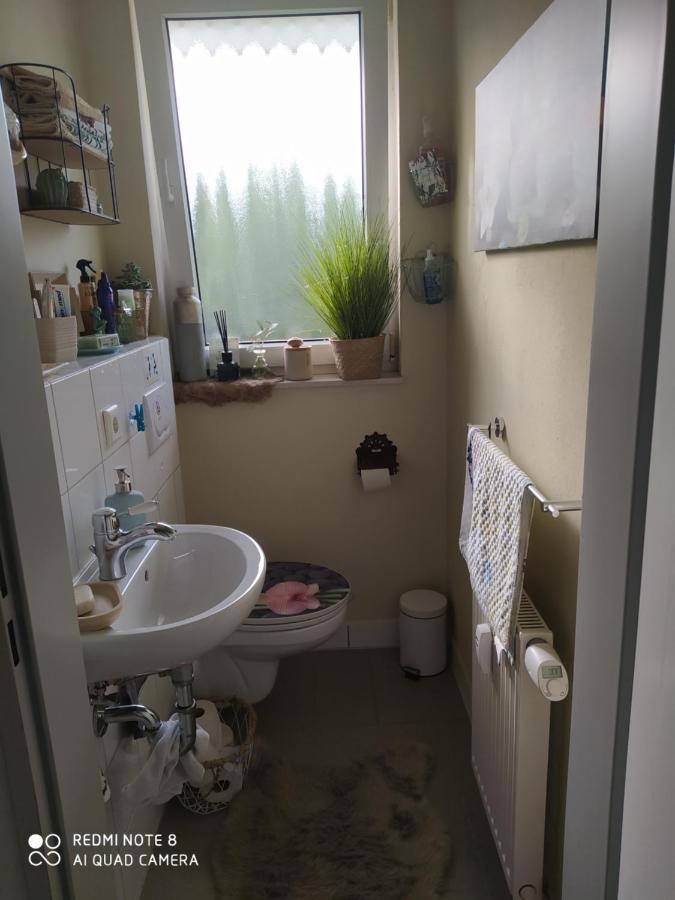 Romantischer Traum, Zimmer Mit Tv Inkl Netflix Super Late Check In Moeglich Bielefeld Ngoại thất bức ảnh